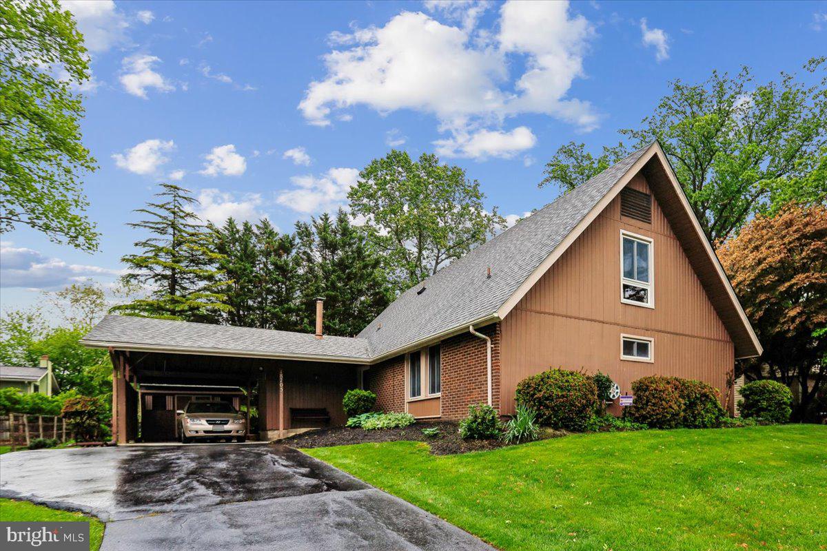 18705 Heritage Hills Drive