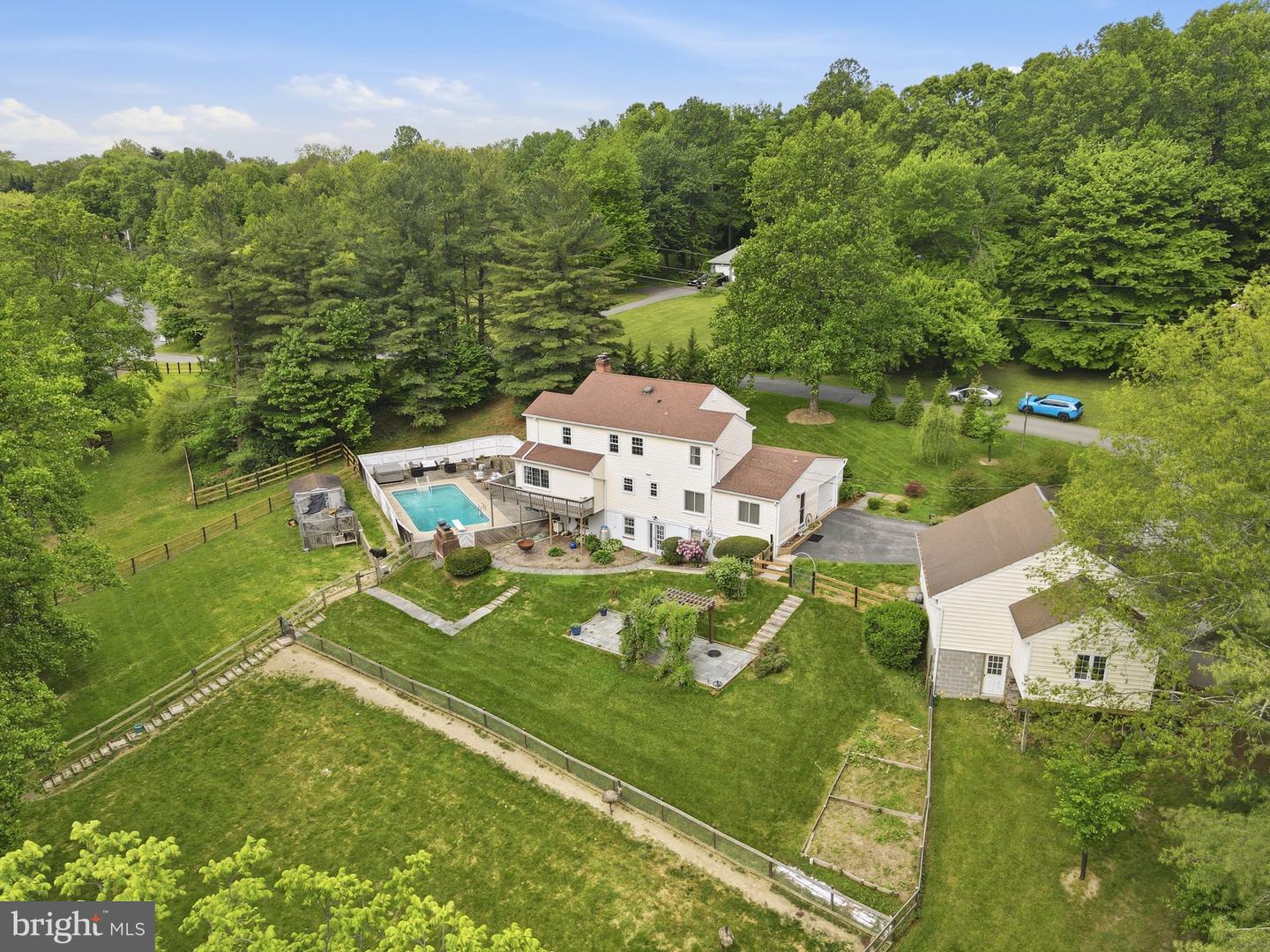 26135 Viewland Dr
