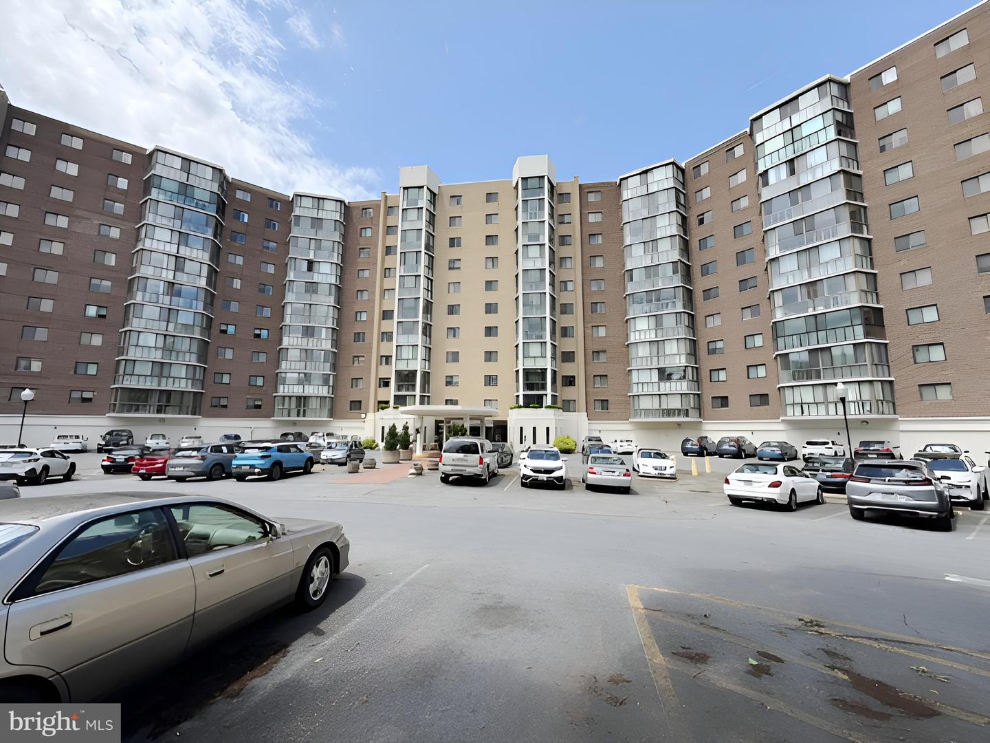 15115 Interlachen Drive #3-902