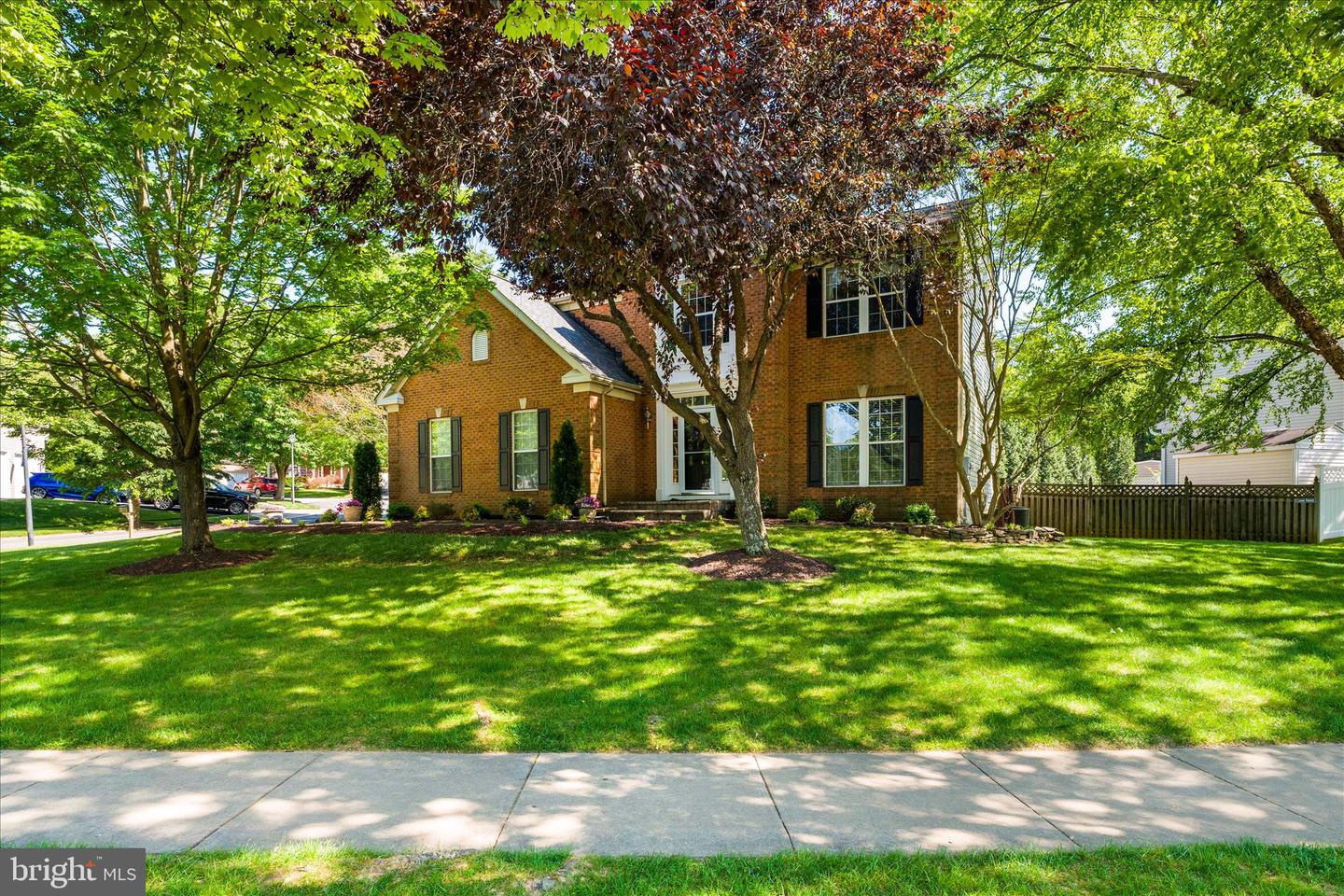 8 Royal Crown Court, Germantown