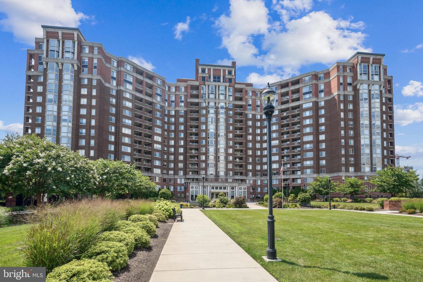 5809 Nicholson Lane #1001