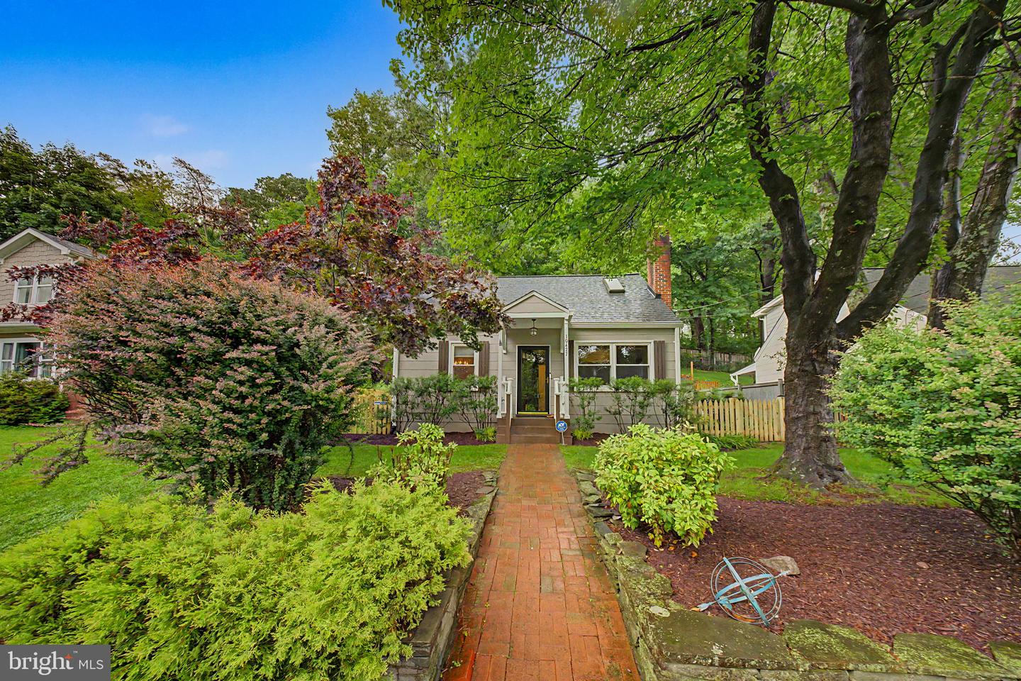 10427 Kensington Parkway, Kensington