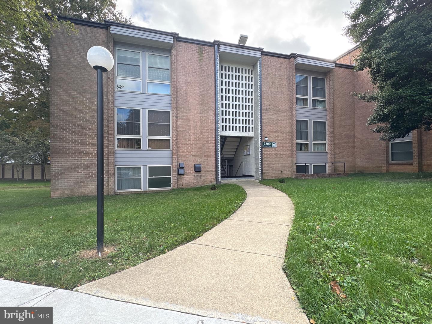 2200 Greenery Lane #101-23