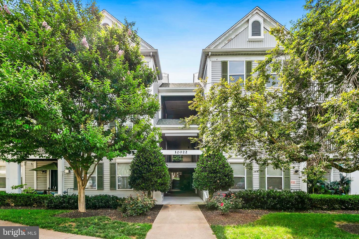 10022 Vanderbilt Circle #10