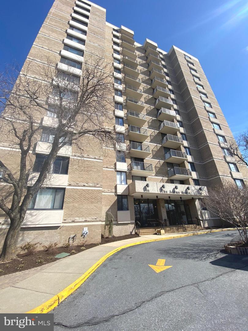 118 Monroe Street #709