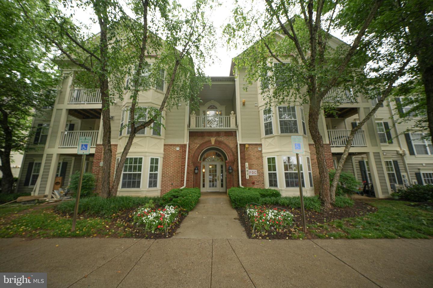 18821 Sparkling Water Drive #t-2, Germantown
