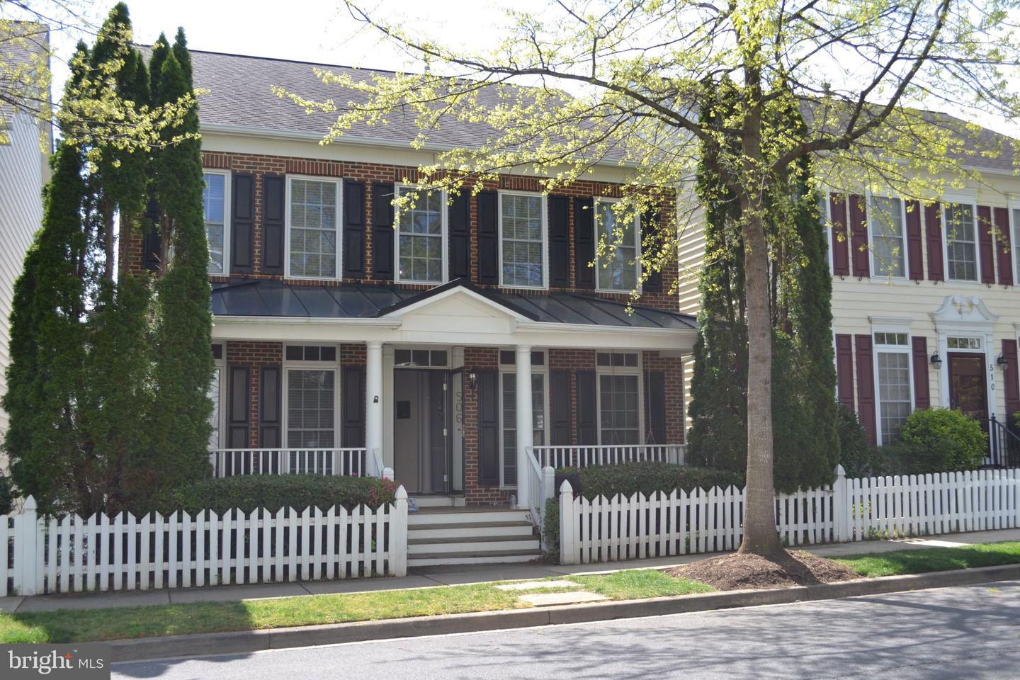 506 Leaning Oak Street
