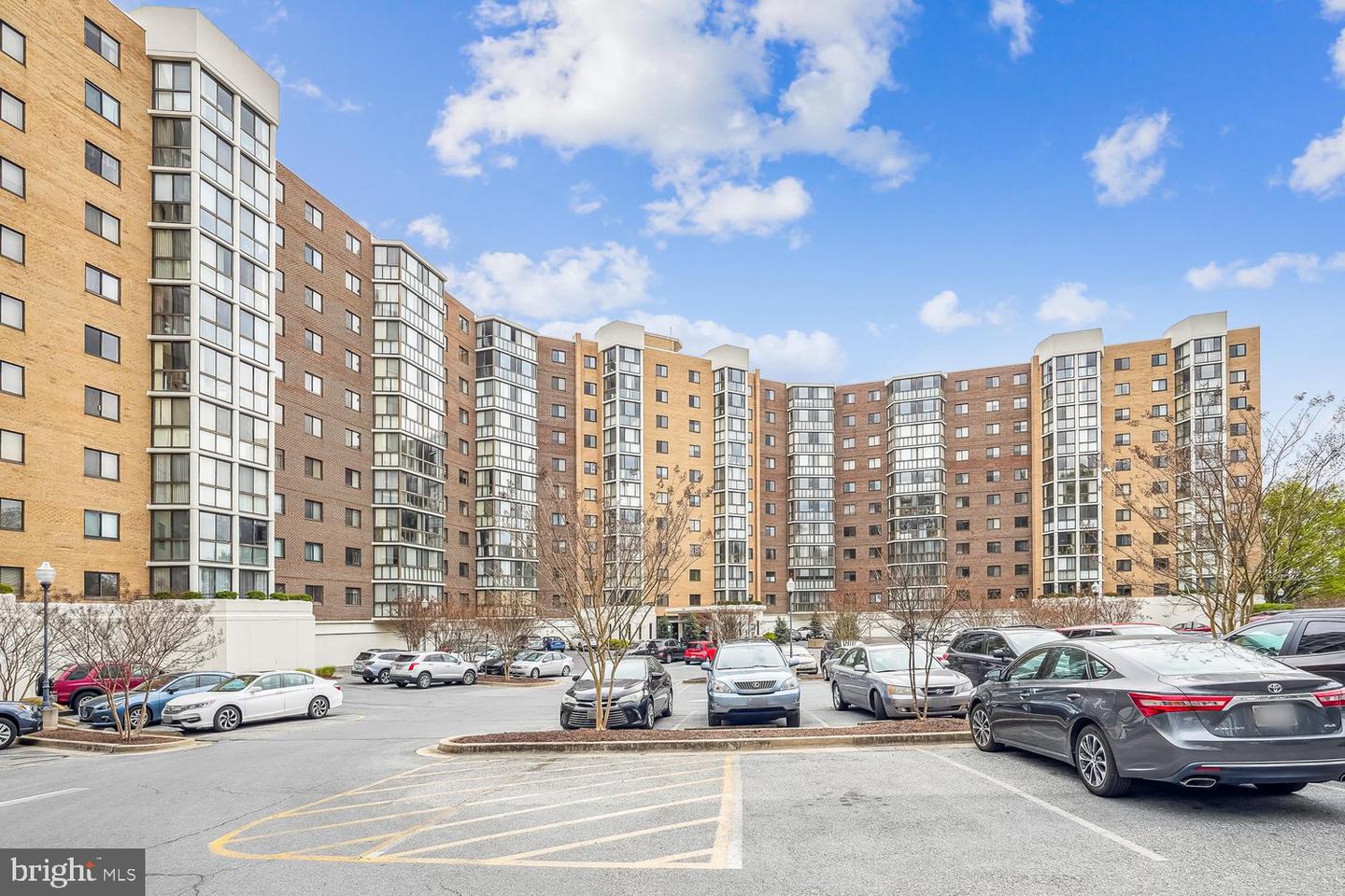 15100 Interlachen Drive #4-702