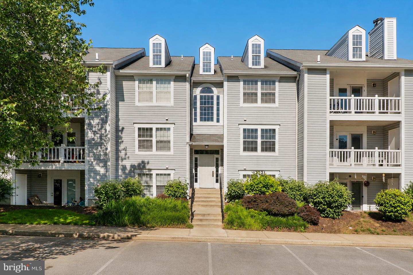 12221 Eagles Nest Court #l, Germantown