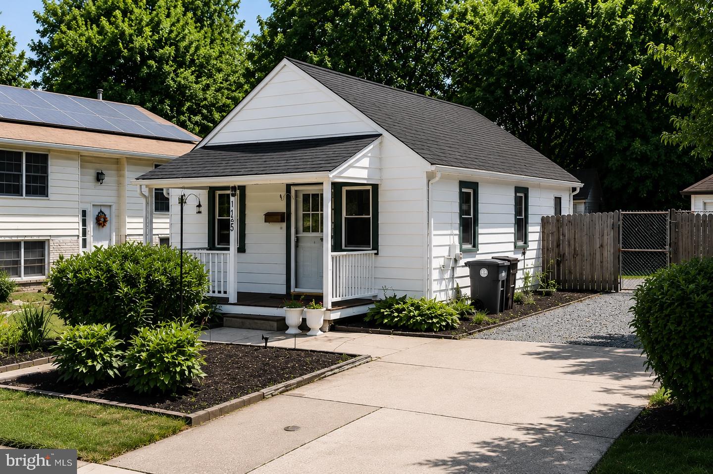 125 Charles Street, Rockville