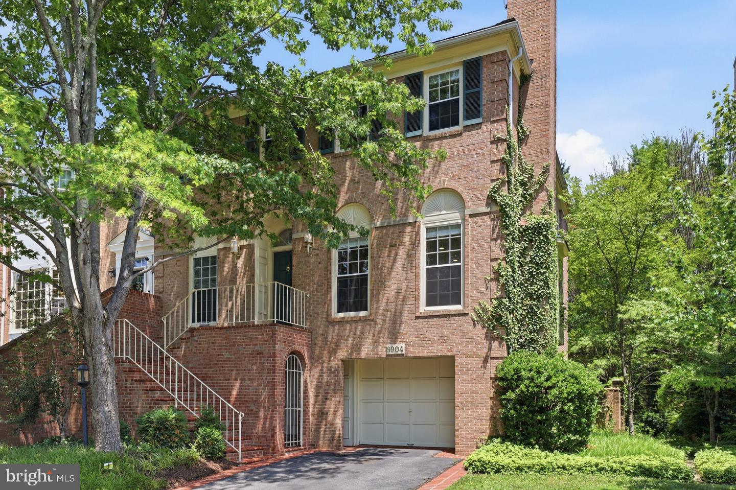 8904 Barrowgate Court