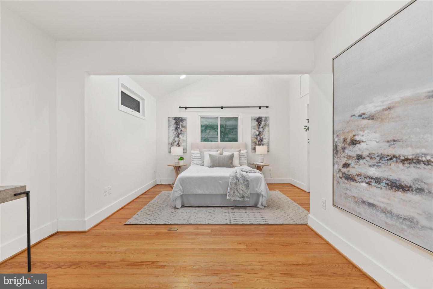 4111 Denfeld Avenue, Kensington