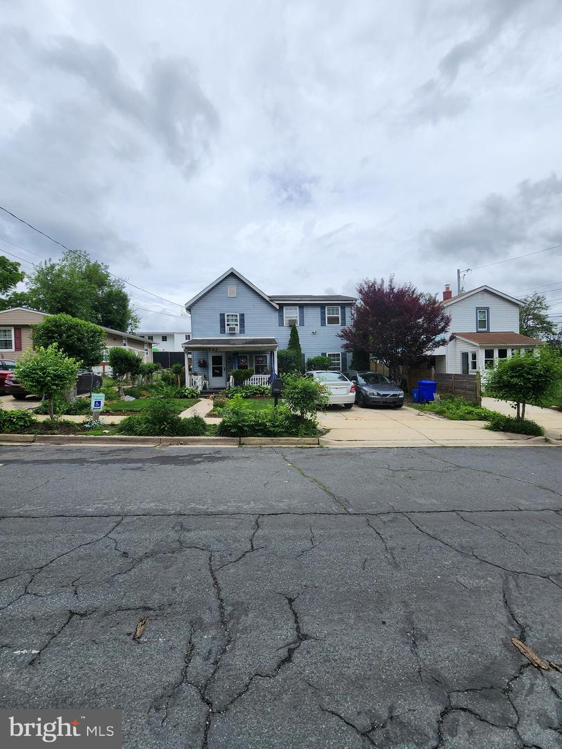 10703 Shaftsbury Street, Kensington
