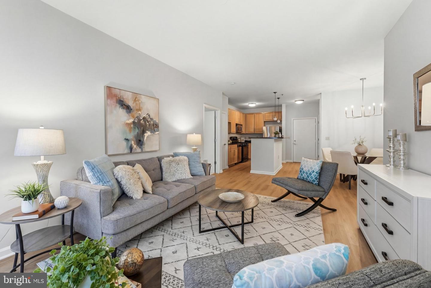 1201 E West Highway #332