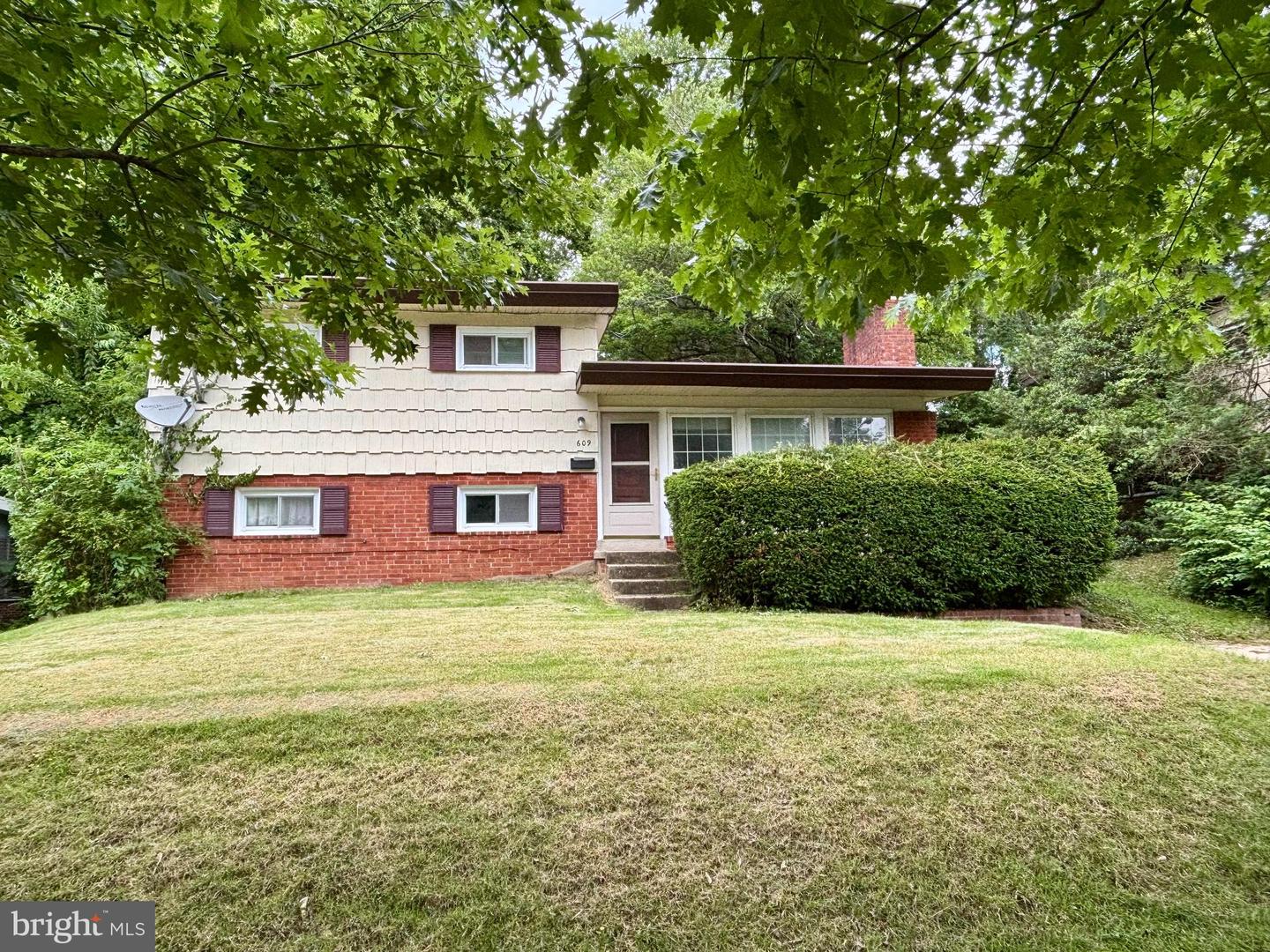 609 Twinbrook Parkway, Rockville