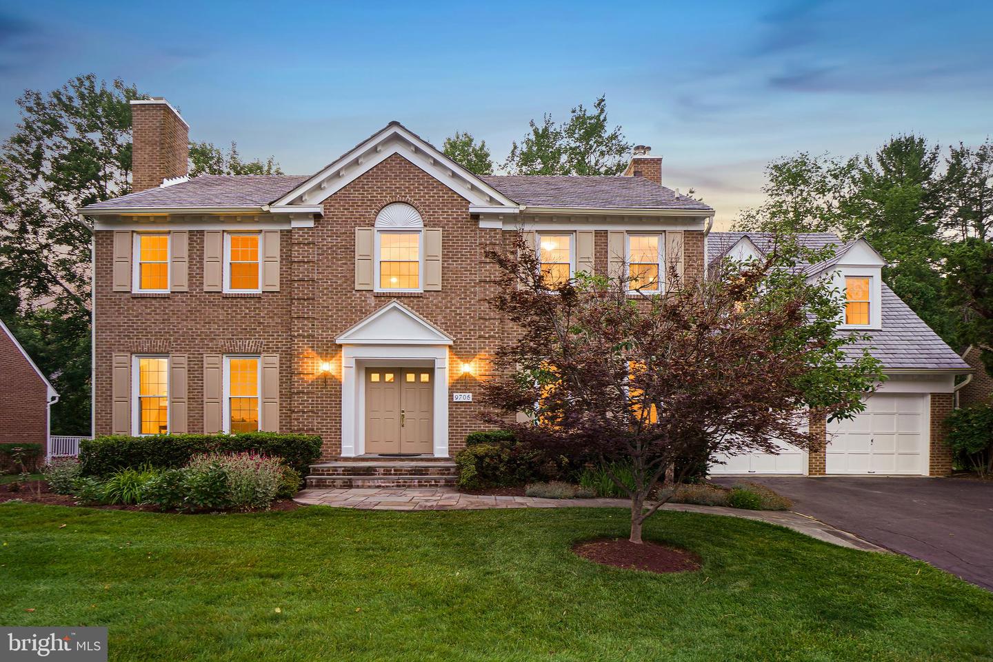 9705 Holloway Hill