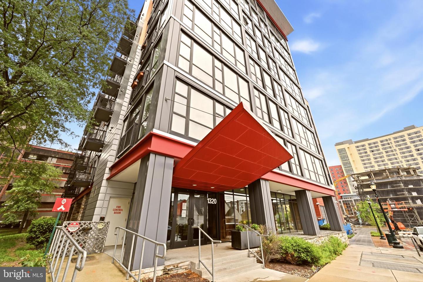 1320 Fenwick Lane #204