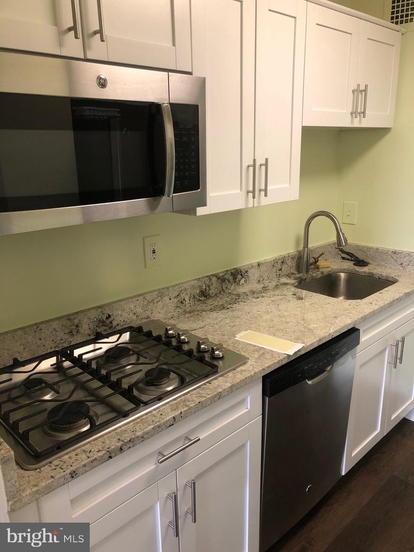 10401 Grosvenor Place #1105