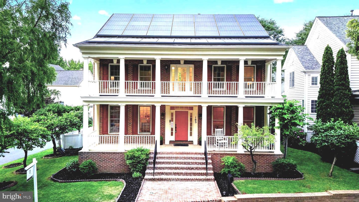 105 Watkins Overlook