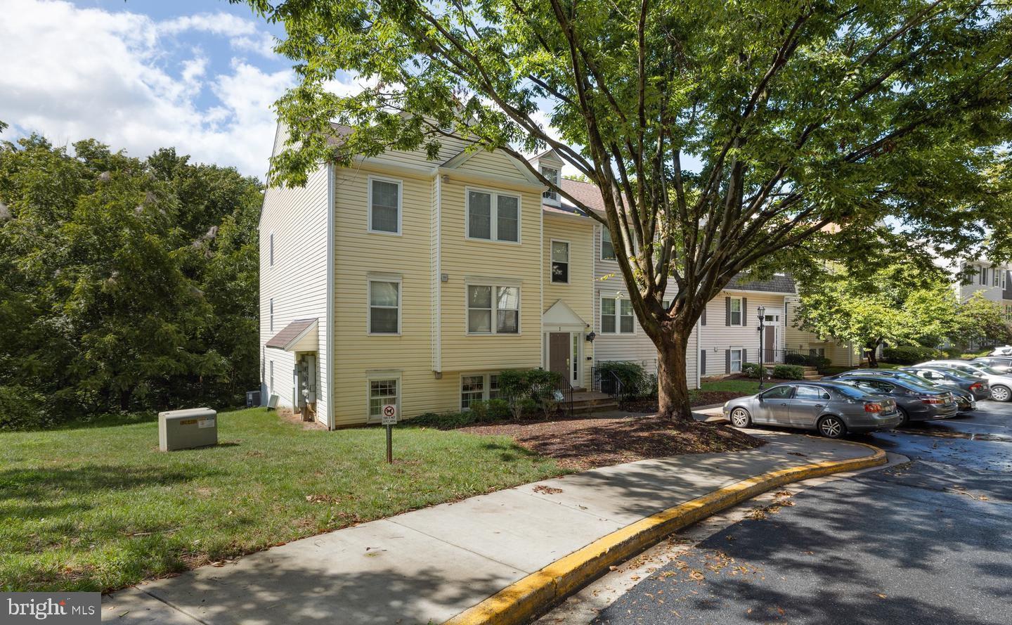 1 Pickering Court #1-102