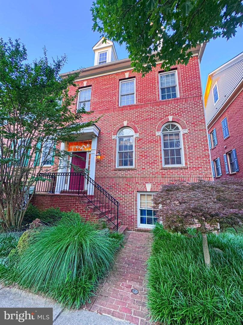608 Pleasant Dr