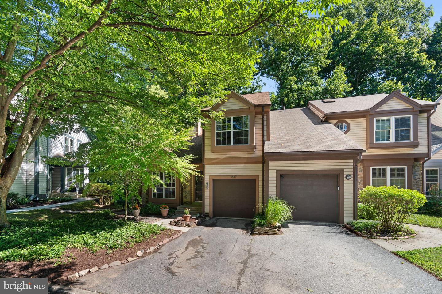 1647 Hugo Circle
