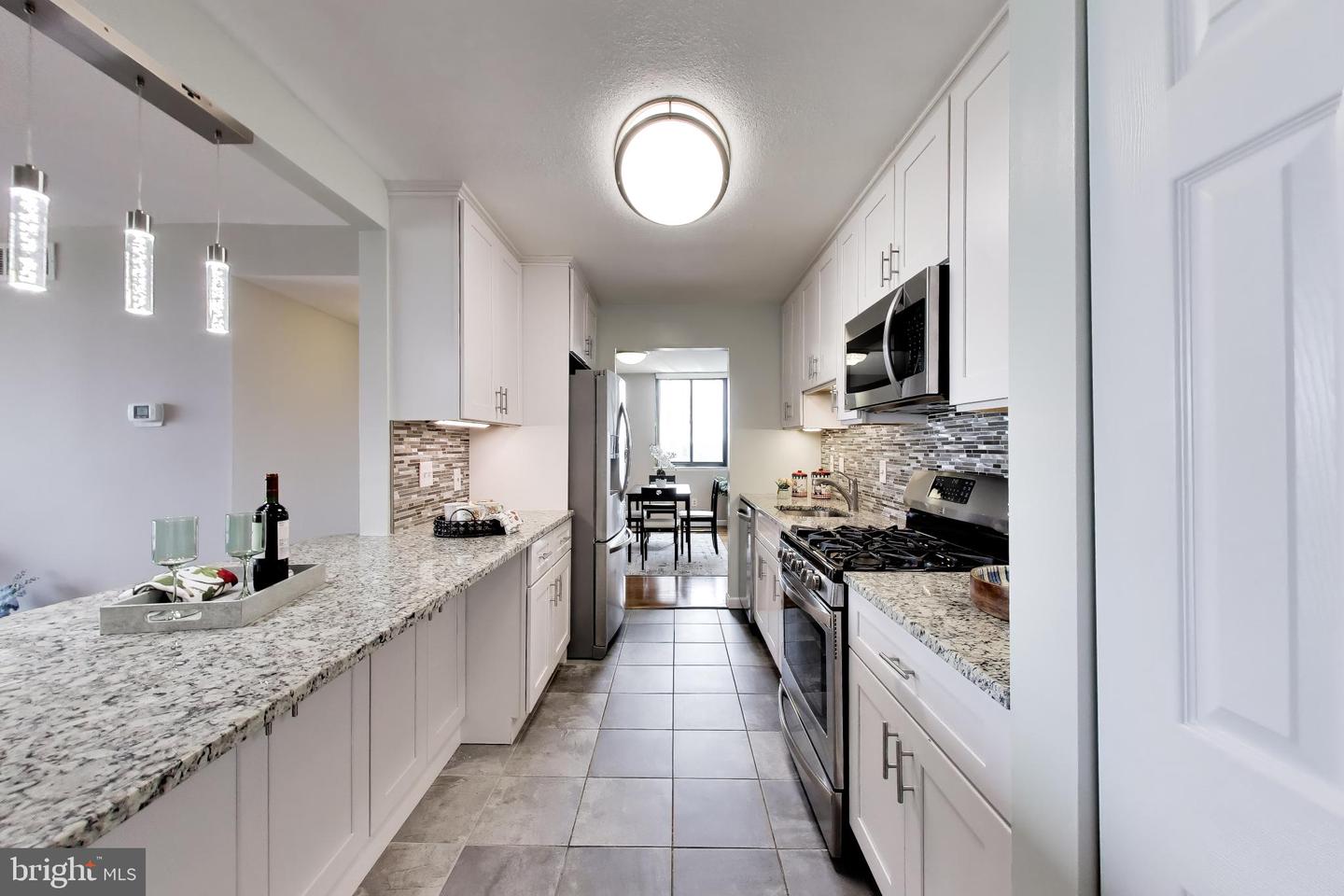 118 Monroe Street #118-910