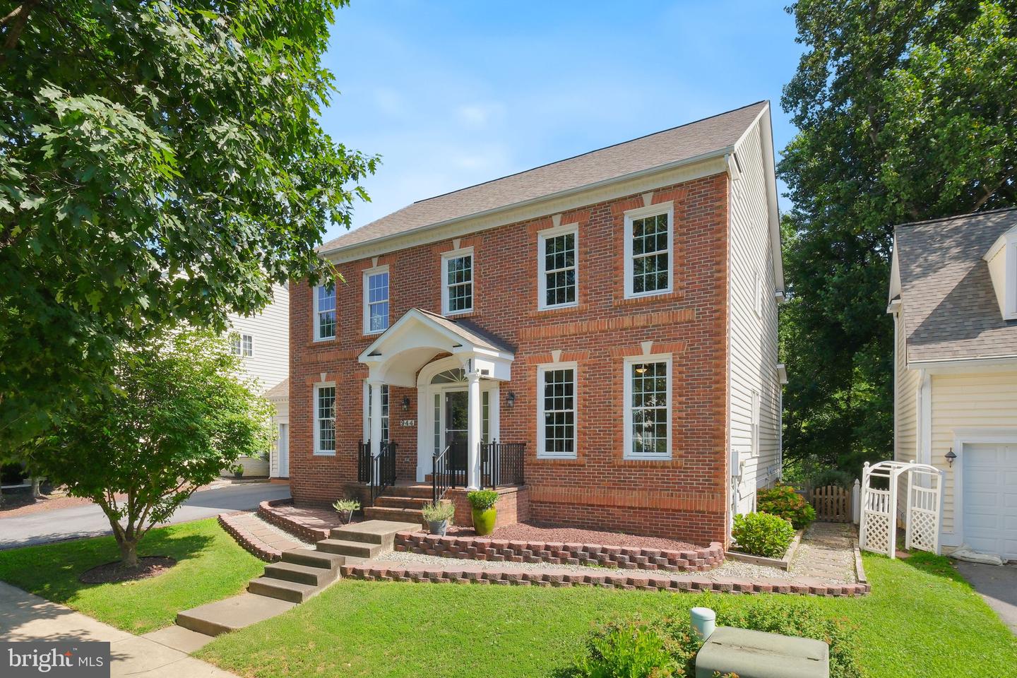 944 Gentlewood Street