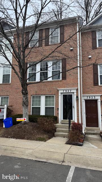 7927 Foxcrest Ct # 7927