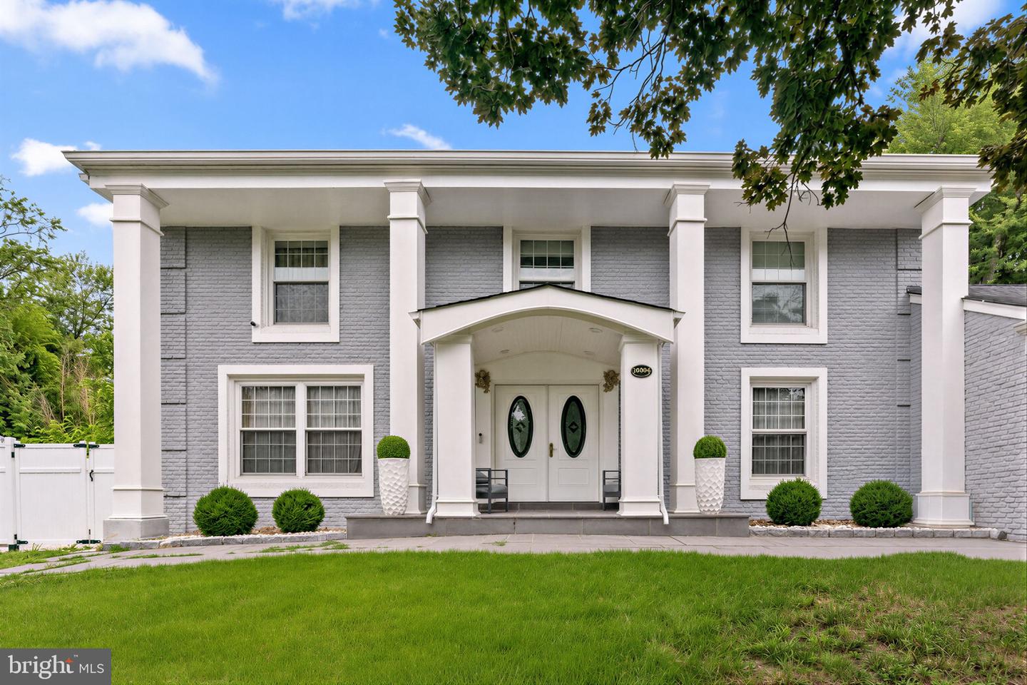 10904 Gainsborough Road