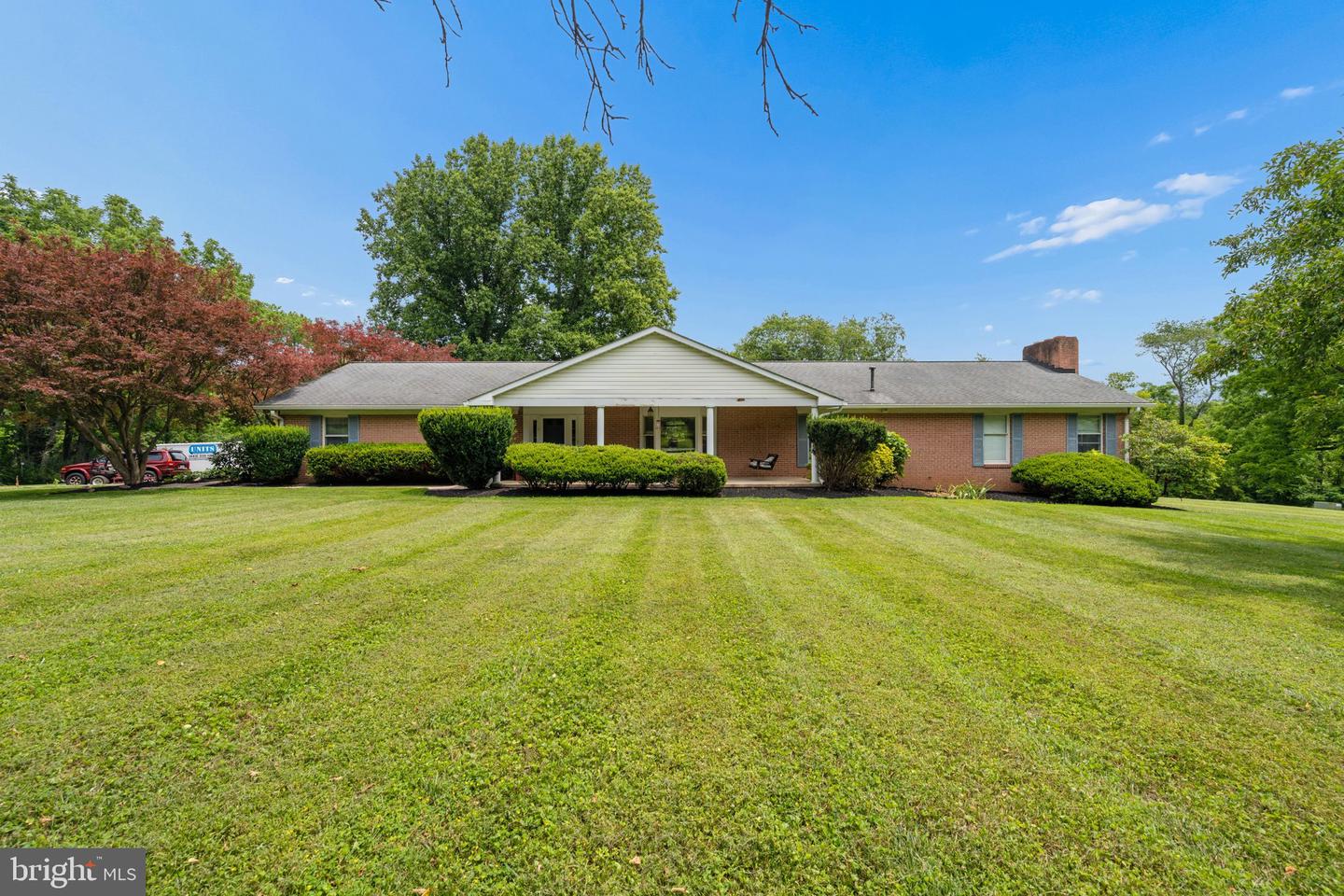 8953 Gue Road