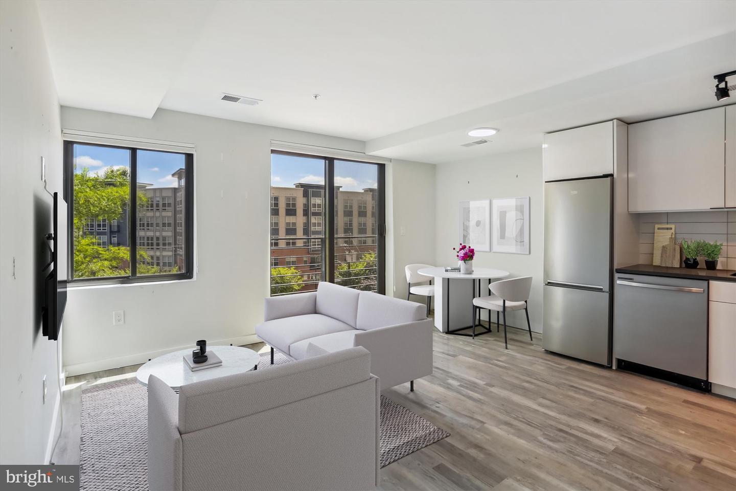 700 Roeder Road #401