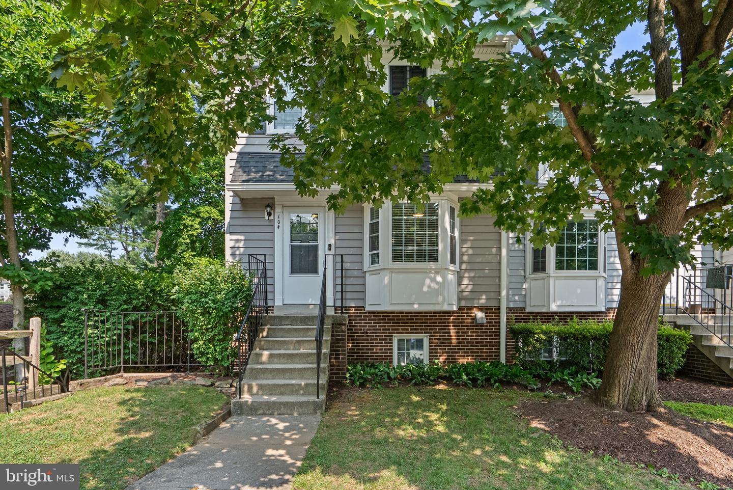 104 Barnsfield Court #225