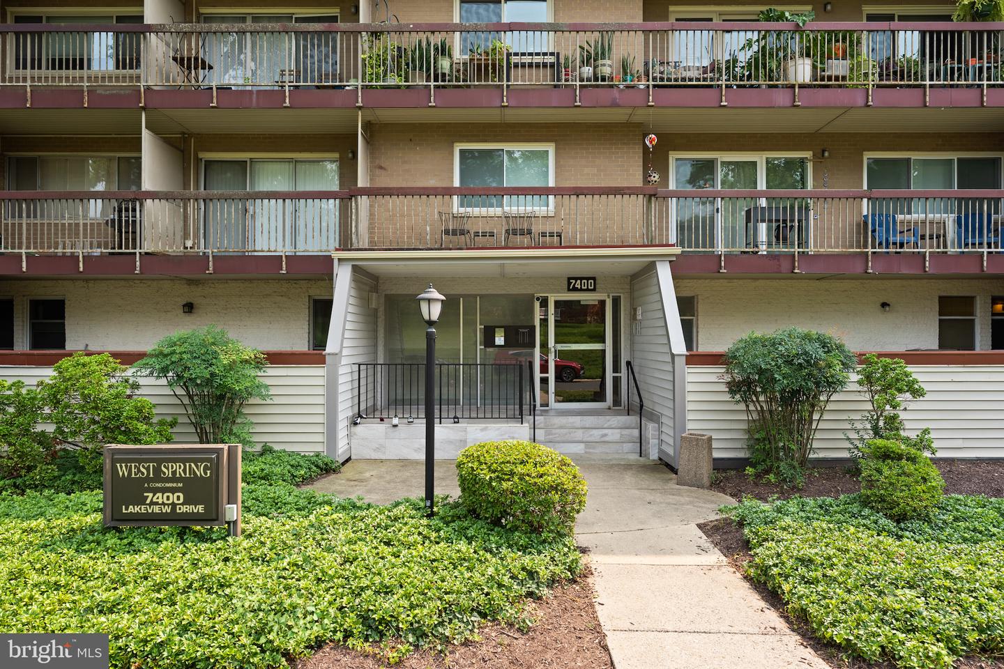 7400 Lakeview Drive #n402