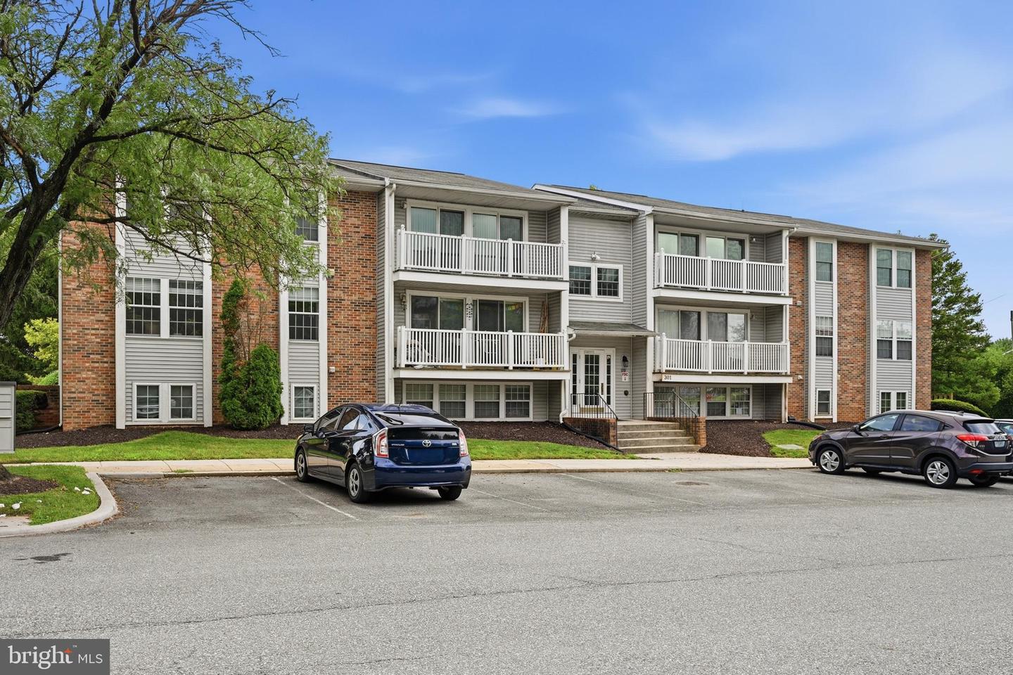 301 Palmspring Drive #3-4