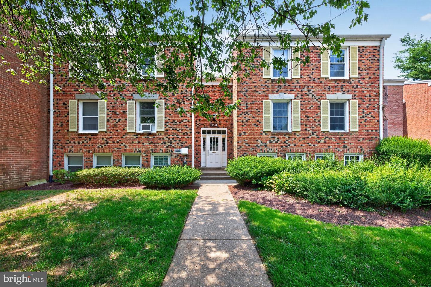 854 Quince Orchard Boulevard #202