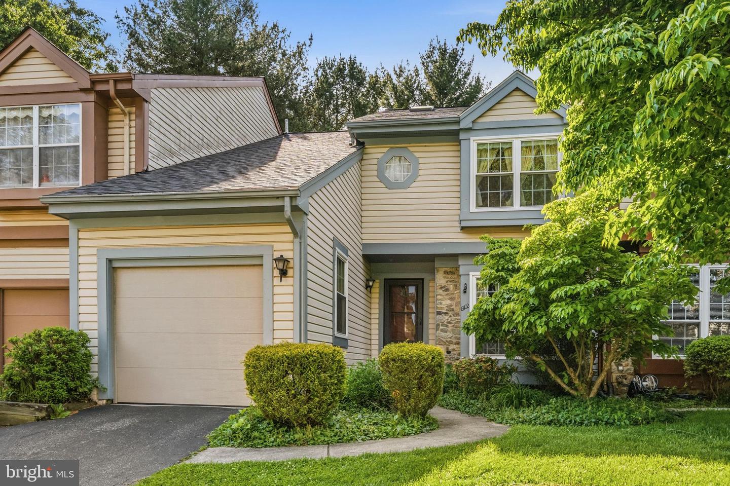 13102 Hugo Place