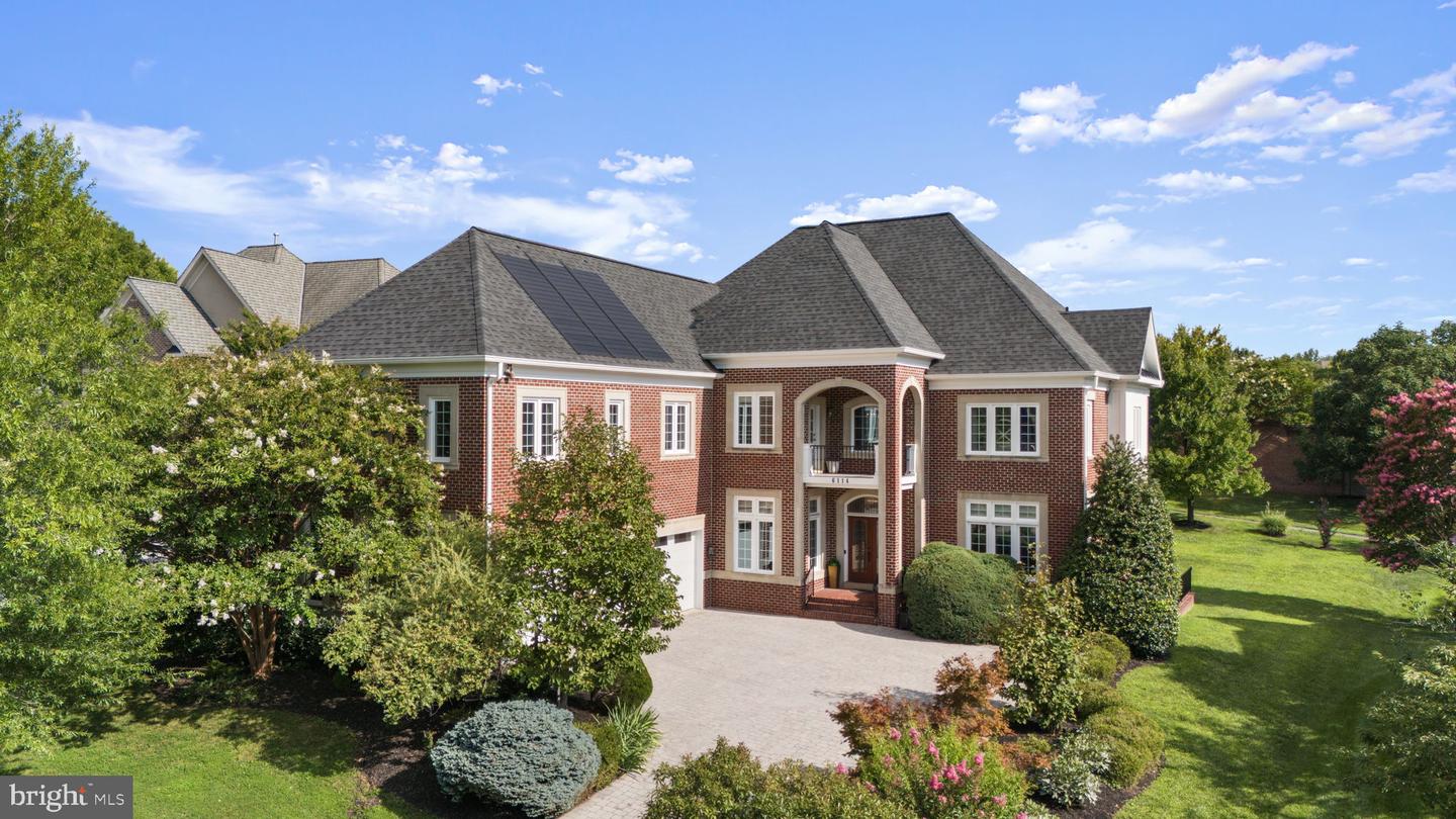 6114 Rosemont