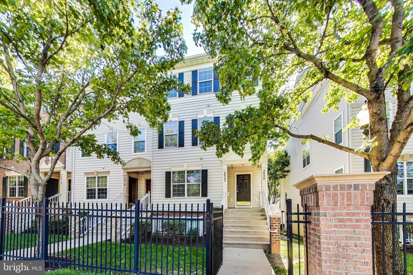 2022 University Boulevard W #11
