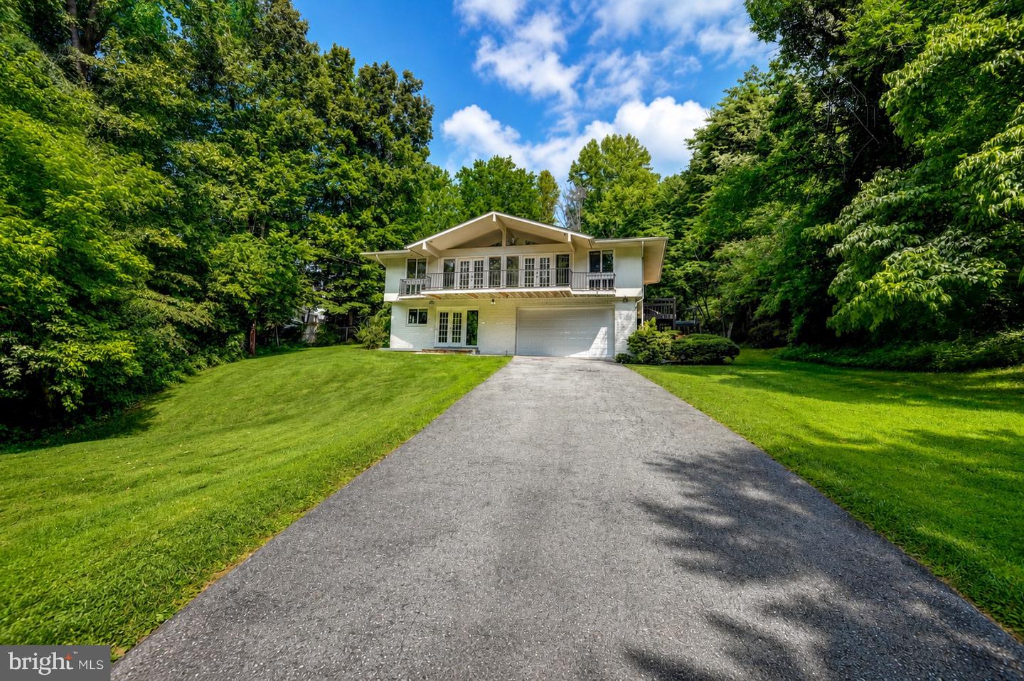 6900 Heatherhill Road, Bethesda