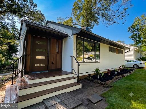 1229 Simmons Drive