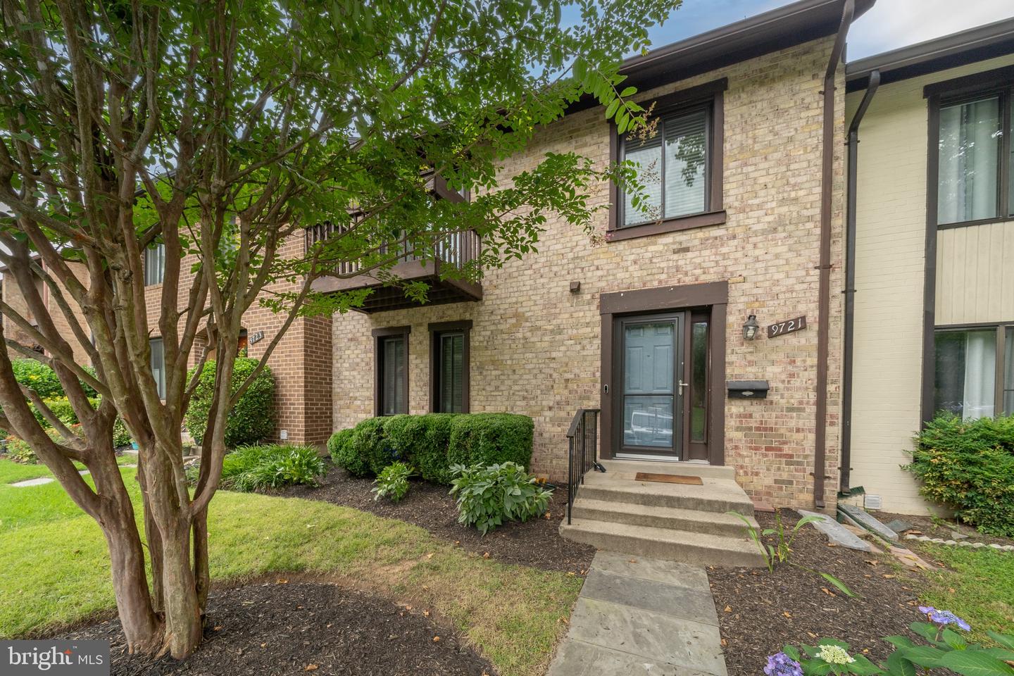 9721 Shadow Oak Drive