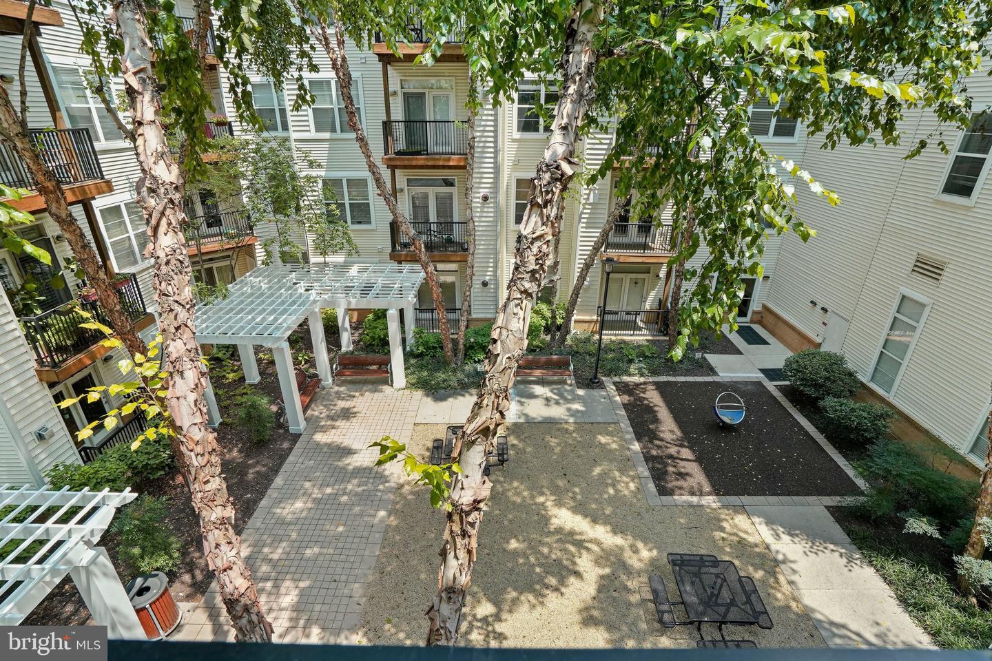 1201 E West Highway #314
