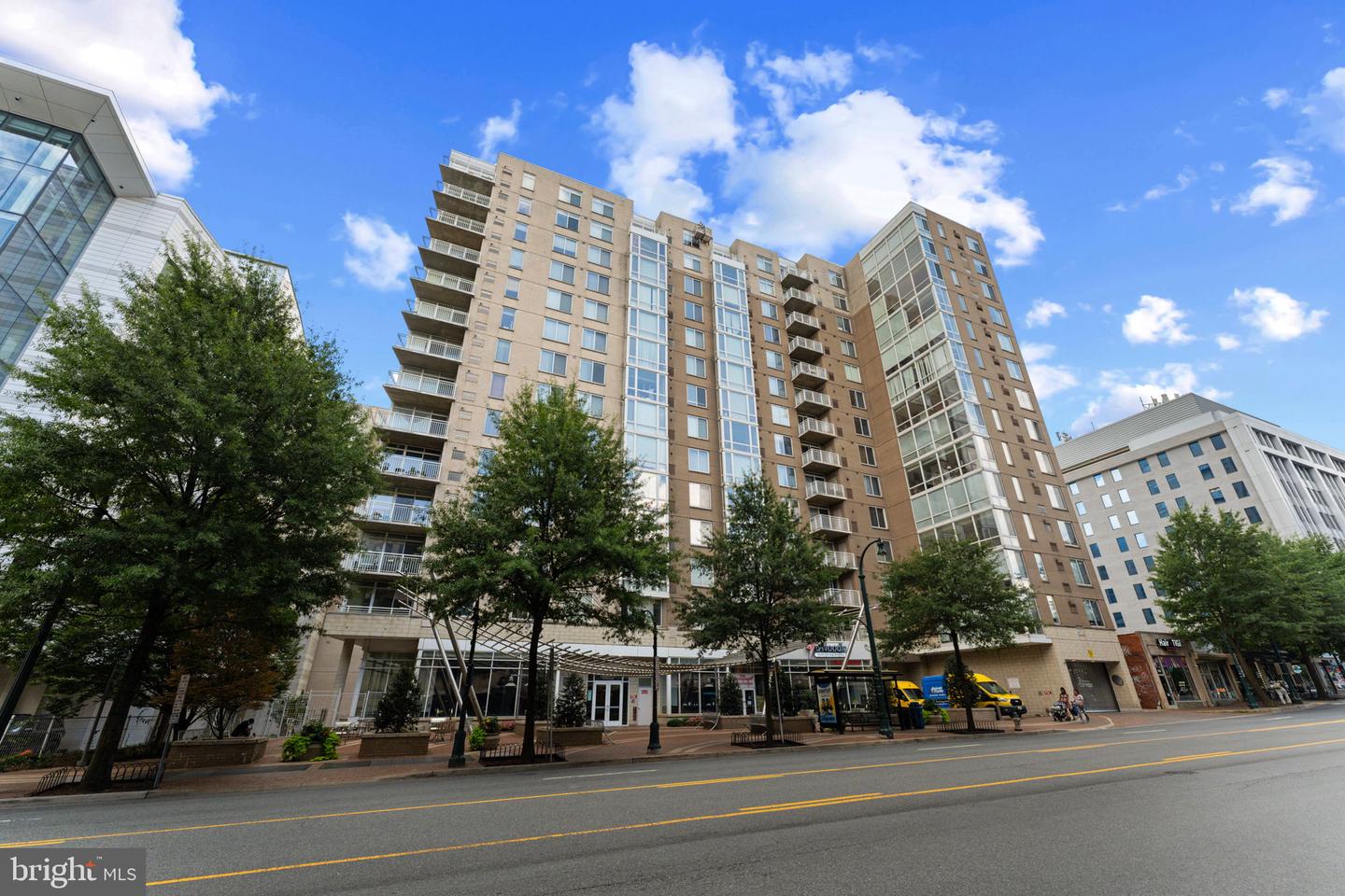 930 Wayne Avenue #610
