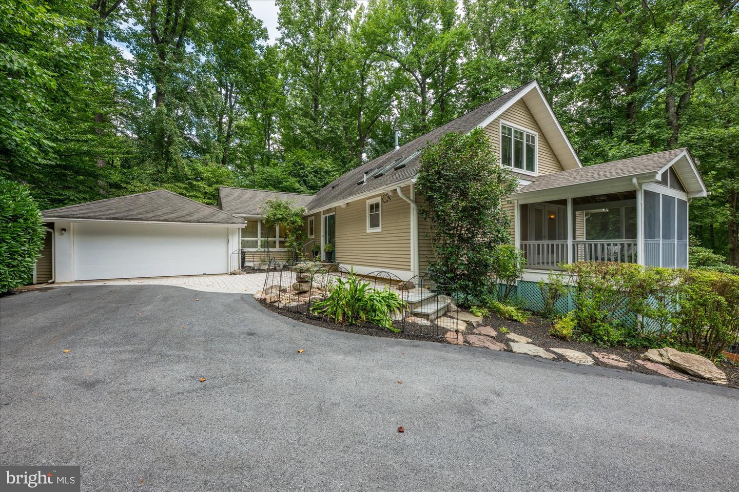 9328 Garden Court