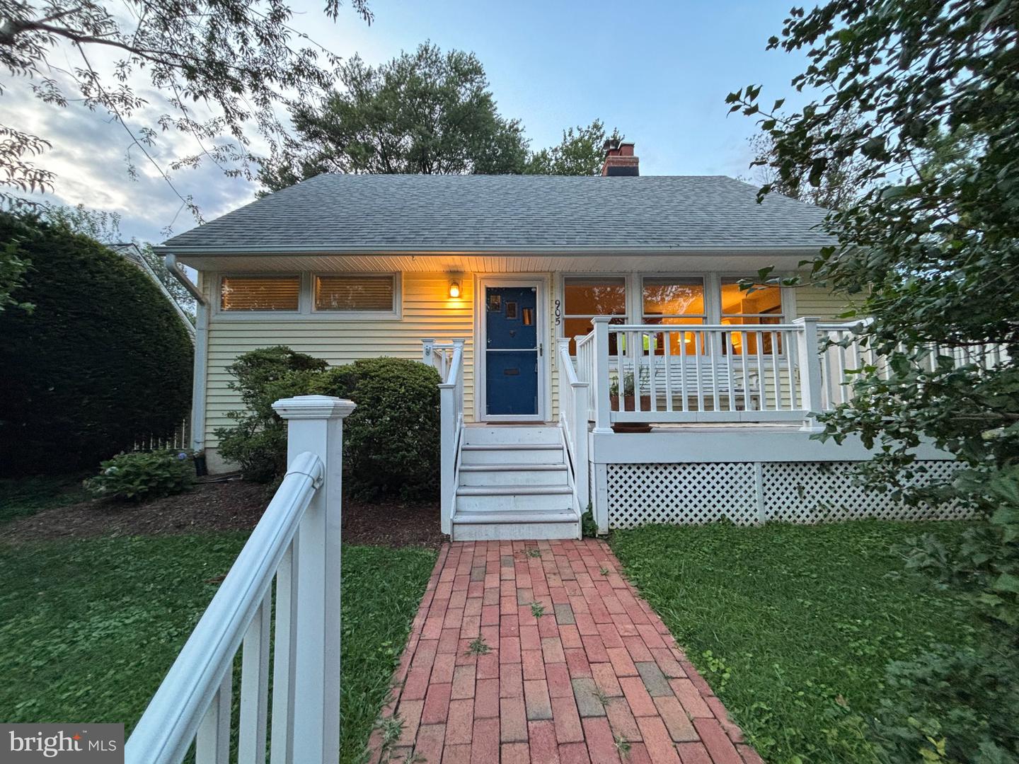 905 Robin Road