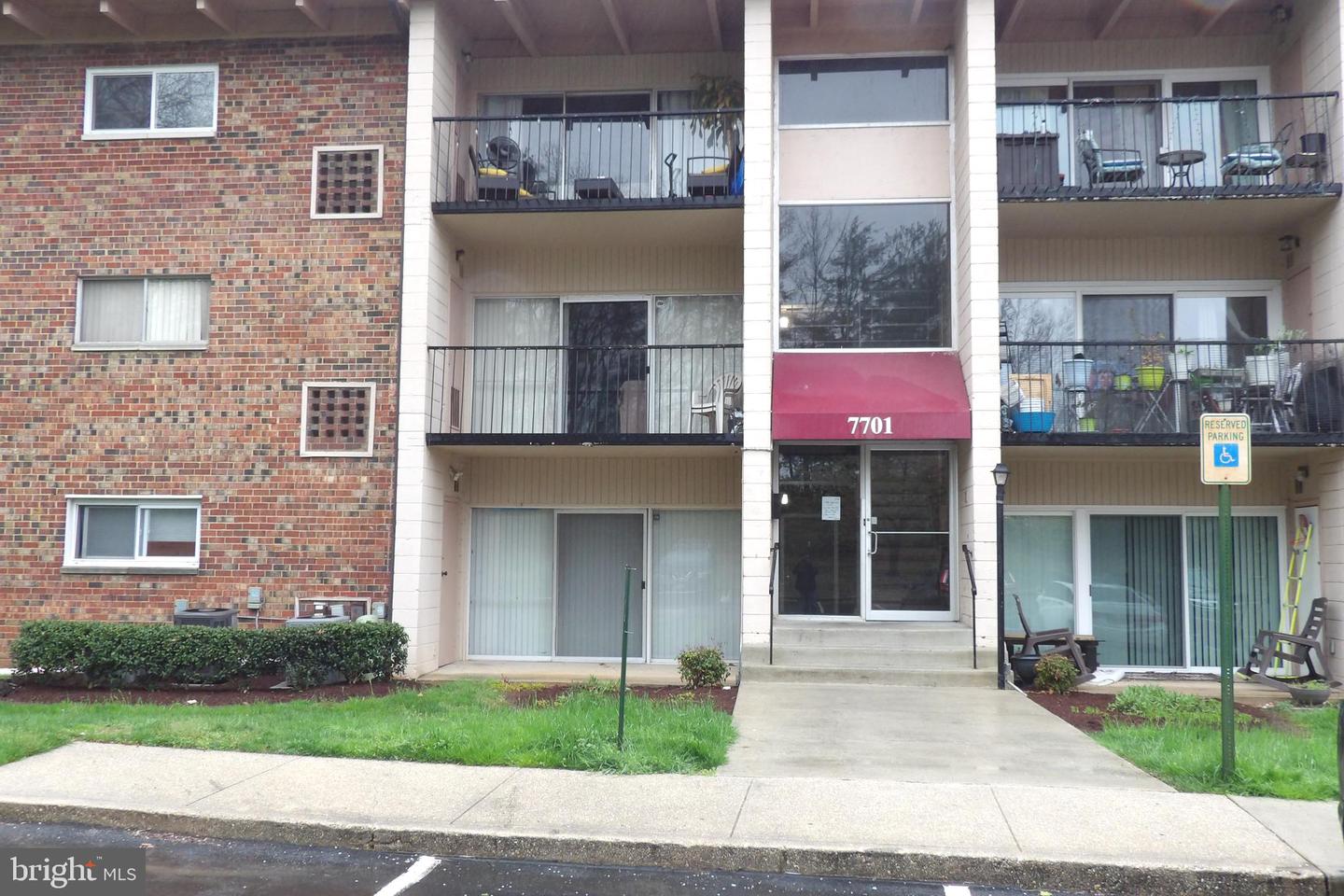 7701 Arehart Drive #1302, New Carrollton