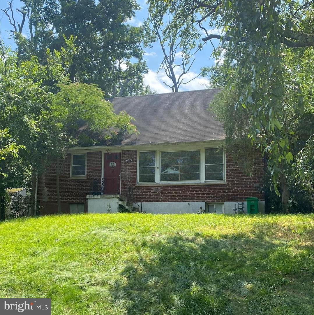 10527 Deakins Hall, Adelphi