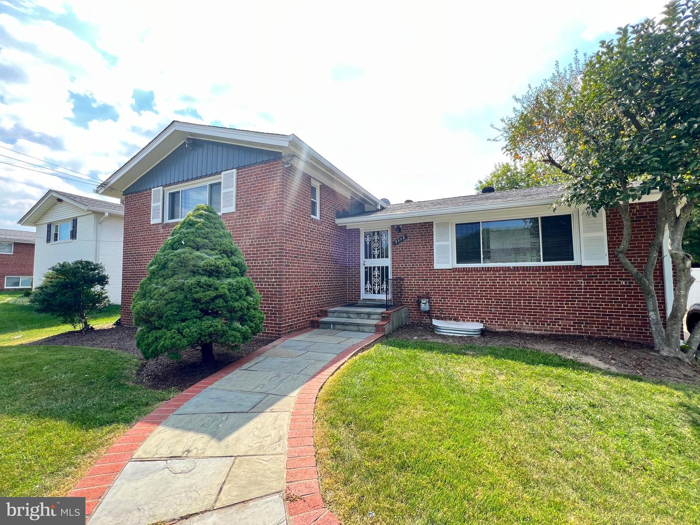 7112 Adelphi Road, Hyattsville