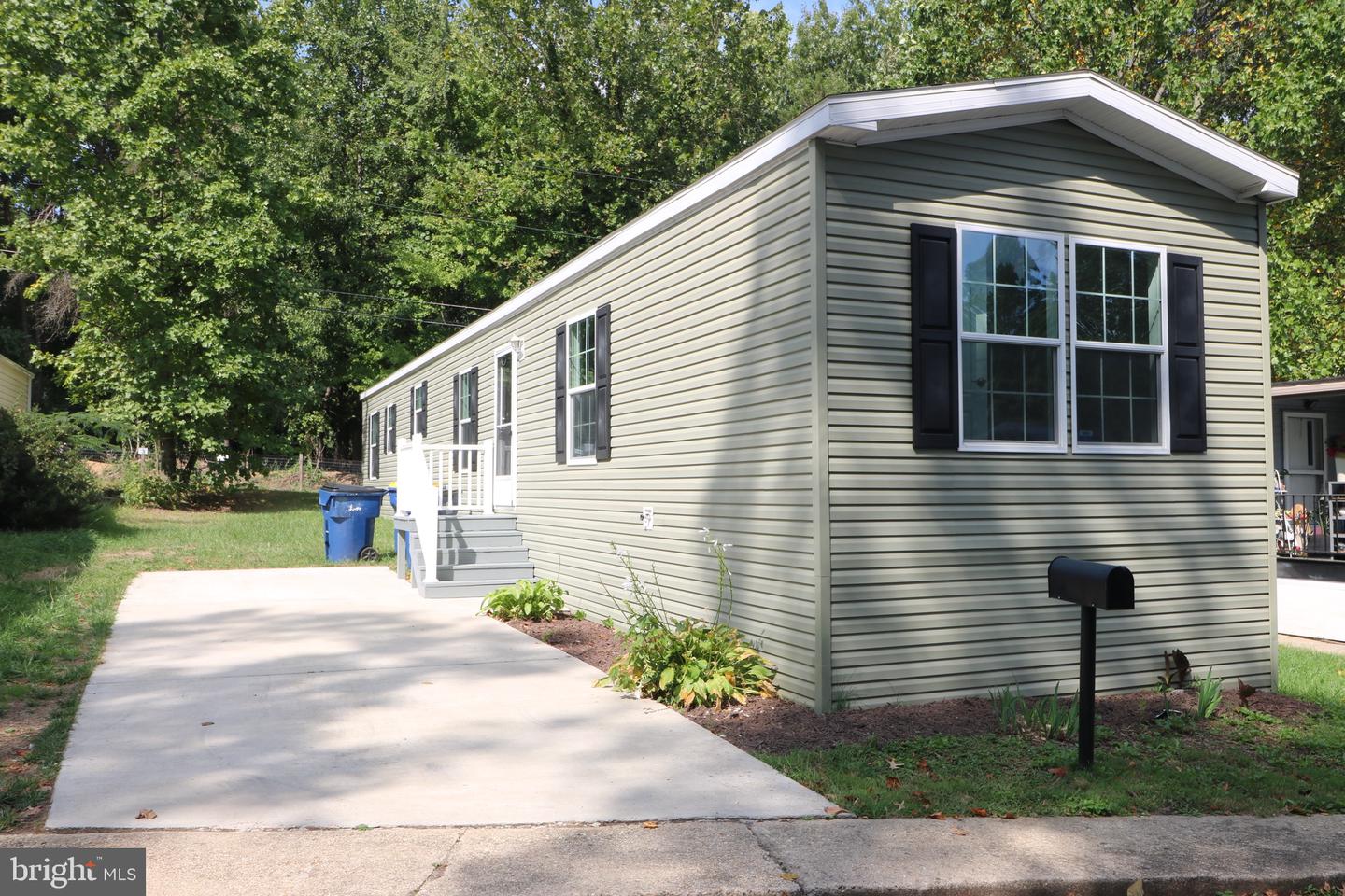 1817 Elmwood Park Drive, Capitol Heights